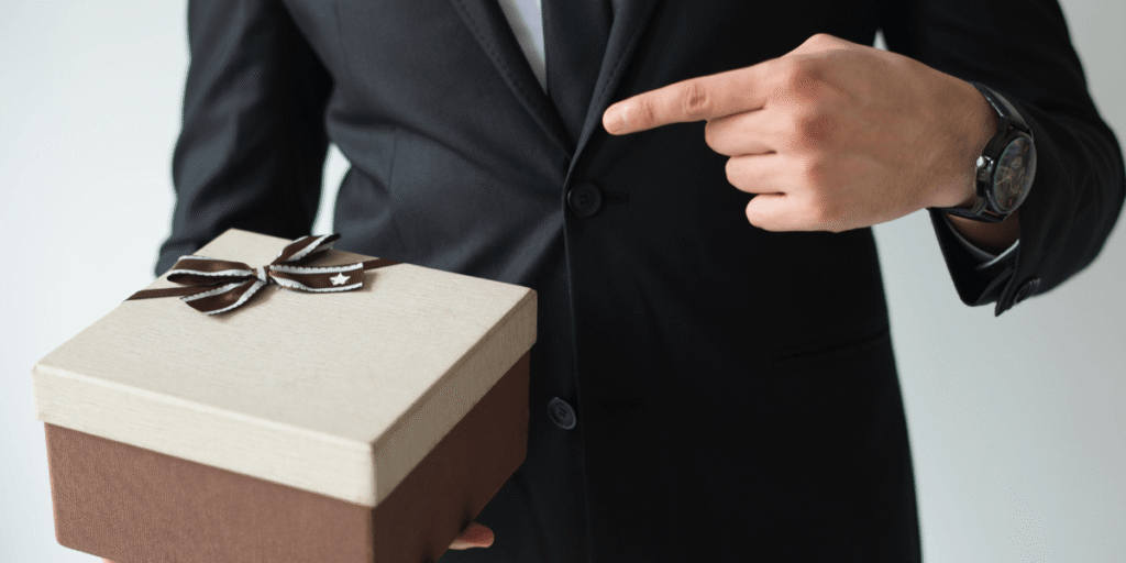 Luxury Corporate Gifts vs Budget Gifts: What Works Better?